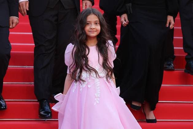 J Descente des marches du film Man O Bachech Woman and child lors du 78ème Festival International du Film de Cannes Arshida Dorostkar Descente des marches du film Man O Bachech Woman and child lors du 78ème Festival International du Film de Cannes, au Palais des Festivals à Cannes Le 22 mai 2025 Jacovides Moreau Bestimage People leaving the red carpet for the movie Man O Bachech Woman and child during the 78th Cannes International Film Festival at the Palais des Festivals in Cannes, France On may 22th 2025 Cannes France  Copyright: xJACOVIDES-MOREAUx xBESTIMAGExJACOVIDES-MOREAUx xBESTIMAGEx