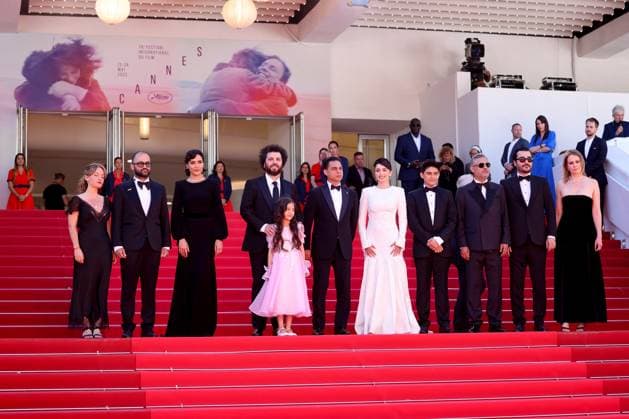 J Montée des marches du film Man O Bachech Woman and child lors du 78ème Festival International du Film de Cannes Eva Dottelonde, guest, Parinaz Izadyar, Saeed Roustaee, Arshida Dorostkar, Thierry Frémaux, Payman Maadi, Sahar Goldust, Sinan Mohebi, guest, Livia Van Der Staay Montée des marches du film Man O Bachech Woman and child lors du 78ème Festival International du Film de Cannes, au Palais des Festivals à Cannes Le 22 mai 2025 Jacovides Moreau Bestimage Red carpet for the movie Man O Bachech Woman and child during the 78th Cannes International Film Festival at the Palais des Festivals in Cannes, France On may 21th 2025 Cannes France Copyright: xJACOVIDES-MOREAUx xBESTIMAGExJACOVIDES-MOREAUx xBESTIMAGEx