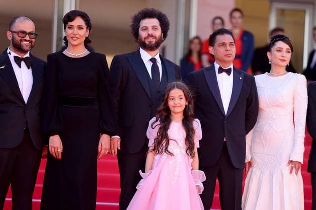 J Montée des marches du film Man O Bachech Woman and child lors du 78ème Festival International du Film de Cannes Guest, Parinaz Izadyar, Saeed Roustaee, Arshida Dorostkar, Payman Maadi, Sahar Goldust Montée des marches du film Man O Bachech Woman and child lors du 78ème Festival International du Film de Cannes, au Palais des Festivals à Cannes Le 22 mai 2025 Jacovides Moreau Bestimage Red carpet for the movie Man O Bachech Woman and child during the 78th Cannes International Film Festival at the Palais des Festivals in Cannes, France On may 21th 2025 Cannes France  Copyright: xJACOVIDES-MOREAUx xBESTIMAGExJACOVIDES-MOREAUx xBESTIMAGEx