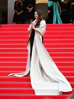 Cannes, 78th Cannes Film Festival 2025 - Evening 10, Red Carpet La Venue De L Avenir (Colours of Time) Cannes, 78th Cannes Film Festival 2025 - Evening 10, Red Carpet La Venue De L Avenir (Colours of Time) . Pictured: Aishwarya Rai Cannes France  Copyright: xIPA ABACAx