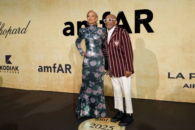 Photocall of the AmFar 2025 gala by Chopard at Hotel du Cap Eden Roc in Antibes Spike Lee and his wife Tonya Lewis Lee at the photocall of the AmFar 2025 gala by Chopard at Hotel du Cap Eden Roc in Antibes on May 22, 2025 Moreau Jacovides Bestimage amfAR Gala Cannes 2025 presented by Chopard at Hotel du Cap Eden Roc on May 22, 2025 in Cap dAntibes, France Antibes France  Copyright: xJACOVIDES-MOREAUx xBESTIMAGExJACOVIDES-MOREAUx xBESTIMAGEx