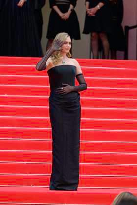 Cannes Colours Of Time Red Carpet NG Cara Delevingne attending the ‘La Venue De L avenir (Colours Of Time)’ Screening and Red Carpet at Palais Des Festivals in Cannes, France on May 22 2025 as part of the 78th Cannes Film Festival. Photo by Nicolas Genin ABACAPRESS.COM Cannes France  Copyright: xGeninxNicolas ABACAx