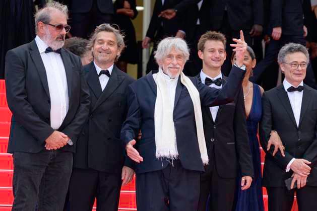 Cannes Colours Of Time Red Carpet NG Festival Director Thierry Fremaux, Gustave de Kervern, Louis-Do de Lencquesaing, Timi-Joy Marbot, Pierre Richard, Ceyla Lacerda, Frederic Niedermayer and Mayor of Cannes David Lisnard of ‘L’Homme Qui A Vu L Ours Qui A Vu L Homme’ attending the ‘La Venue De L avenir (Colours Of Time)’ Screening and Red Carpet at Palais Des Festivals in Cannes, France on May 22 2025 as part of the 78th Cannes Film Festival. Photo by Nicolas Genin ABACAPRESS.COM Cannes France  Copyright: xGeninxNicolas ABACAx