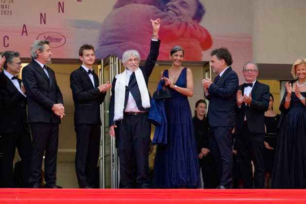 Cannes Colours Of Time Red Carpet NG Festival Director Thierry Fremaux, Gustave de Kervern, Louis-Do de Lencquesaing, Timi-Joy Marbot, Pierre Richard, Ceyla Lacerda, Frederic Niedermayer and Mayor of Cannes David Lisnard of ‘L’Homme Qui A Vu L Ours Qui A Vu L Homme’ attending the ‘La Venue De L avenir (Colours Of Time)’ Screening and Red Carpet at Palais Des Festivals in Cannes, France on May 22 2025 as part of the 78th Cannes Film Festival. Photo by Nicolas Genin ABACAPRESS.COM Cannes France  Copyright: xGeninxNicolas ABACAx