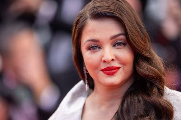 Cannes - Colours Of Time Red Carpet Aishwarya Rai attends the La Venue De L avenir (Colours Of Time) red carpet at the 78th annual Cannes Film Festival at Palais des Festivals on May 22, 2025 in Cannes, France. Photo by Shootpix ABACAPRESS.COM Cannes France  Copyright: xShootPix ABACAx