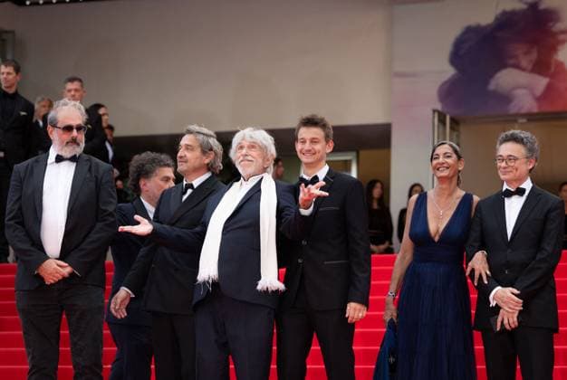 Cannes - Colours Of Time Red Carpet Gustave de Kervern, Louis-Do de Lencquesaing, Pierre Richard, Timi-Joy Marbot, Ceyla Lacerda and Olivier Defays attend the La Venue De L avenir (Colours Of Time) red carpet at the 78th annual Cannes Film Festival at Palais des Festivals on May 22, 2025 in Cannes, France. Photo by Shootpix ABACAPRESS.COM Cannes France  Copyright: xShootPix ABACAx