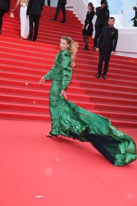 J Montée des marches du film La venue de lavenir lors du 78ème Festival International du Film de Cannes Guest Montée des marches du film La venue de lavenir lors du 78ème Festival International du Film de Cannes, au Palais des Festivals à Cannes Le 22 mai 2025 Jacovides Moreau Bestimage Red carpet for the movie Colours of time during the 78th Cannes International Film Festival at the Palais des Festivals in Cannes, France On may 22th 2025 Cannes France  Copyright: xJACOVIDES-MOREAUx xBESTIMAGExJACOVIDES-MOREAUx xBESTIMAGEx