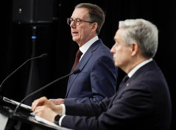 May 22, 2025, Banff, Ab, CANADA: Canada s Finance Minister Francois-Philippe Champagne, right, and Governor of the Bank of Canada Tiff Macklem speak during the final news conference at the G7 Finance Ministers meeting in Banff, Alta., Thursday, May 22, 2025. Banff CANADA - ZUMAc35_ 20250522_zaf_c35_050 Copyright: xJeffxMcintoshx