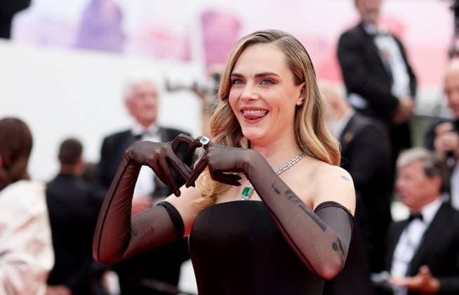 Entertainment Bilder des Tages J Montée des marches du film La venue de lavenir lors du 78ème Festival International du Film de Cannes Cara Delevingne Montée des marches du film La venue de lavenir lors du 78ème Festival International du Film de Cannes, au Palais des Festivals à Cannes Le 22 mai 2025 Jacovides Moreau Bestimage Red carpet for the movie Colours of time during the 78th Cannes International Film Festival at the Palais des Festivals in Cannes, France On may 22th 2025 Cannes France  Copyright: xJACOVIDES-MOREAUx xBESTIMAGExJACOVIDES-MOREAUx xBESTIMAGEx
