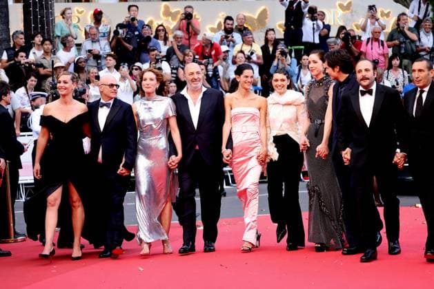 J Montée des marches du film La venue de lavenir lors du 78ème Festival International du Film de Cannes Cécile de France Bijoux Tasaki , Bruno Lévy, Julia Piaton Bijoux Tasaki , Cédric Klapisch, Suzanne Lindon, Ariadna Cabrol, Sara Giraudeau, Abraham Wapler, Vincent Macaigne, Zinedine Soualem Montée des marches du film La venue de lavenir lors du 78ème Festival International du Film de Cannes, au Palais des Festivals à Cannes Le 22 mai 2025 Jacovides Moreau Bestimage Red carpet for the movie Colours of time during the 78th Cannes International Film Festival at the Palais des Festivals in Cannes, France On may 22th 2025 Cannes France Copyright: xJACOVIDES-MOREAUx xBESTIMAGExJACOVIDES-MOREAUx xBESTIMAGEx