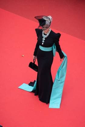 B Montée des marches du film La venue de lavenir lors du 78ème Festival International du Film de Cannes Helen Mirren Montée des marches du film La venue de lavenir lors du 78ème Festival International du Film de Cannes, au Palais des Festivals à Cannes Le 22 mai 2025 Olivier Borde Bestimage Red carpet for the movie Colours of time during the 78th Cannes International Film Festival at the Palais des Festivals in Cannes, France On may 22th 2025 Cannes France  Copyright: xOLIVIERxBORDEx xBESTIMAGExOLIVIERxBORDEx xBESTIMAGEx