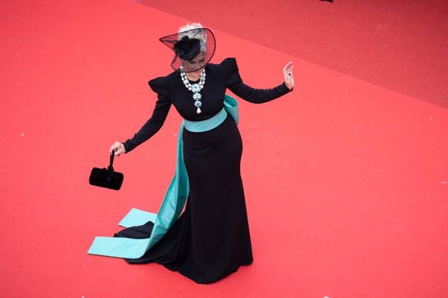 B Montée des marches du film La venue de lavenir lors du 78ème Festival International du Film de Cannes Helen Mirren Montée des marches du film La venue de lavenir lors du 78ème Festival International du Film de Cannes, au Palais des Festivals à Cannes Le 22 mai 2025 Olivier Borde Bestimage Red carpet for the movie Colours of time during the 78th Cannes International Film Festival at the Palais des Festivals in Cannes, France On may 22th 2025 Cannes France  Copyright: xOLIVIERxBORDEx xBESTIMAGExOLIVIERxBORDEx xBESTIMAGEx