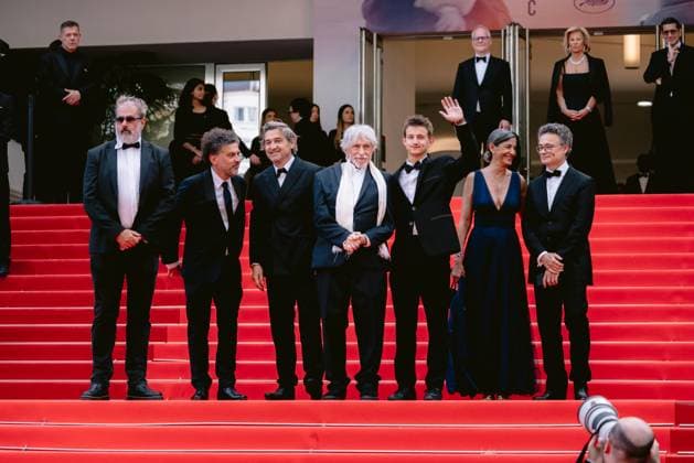 78eme Festival International du Film de Cannes Montée des marches du film La venue de lavenir 78th International Cannes Film Festival Red carpet for La venue de lavenir movie 444959 2025 05 22 Alpes Maritimes Cannes France Richard, Pierre Lacerda, Ceyla Kervern, Gustave de Lencquesaing, Louis Do Marbot, Timi Joy  Copyright: xTerencexBaelenx STAR_444959_043