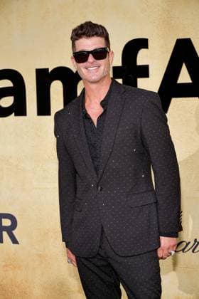 Photocall du gala AmFar 2025 by Chopard à lHôtel du Cap Eden Roc à Antibes Robin Thicke au photocall du gala AmFar 2025 by Chopard à lHôtel du Cap Eden Roc à Antibes le 22 mai 2025 Moreau Jacovides Bestimage amfAR Gala Cannes 2025 presented by Chopard at Hotel du Cap Eden Roc on May 22, 2025 in Cap dAntibes, France Antibes France  Copyright: xJACOVIDES-MOREAUx xBESTIMAGExJACOVIDES-MOREAUx xBESTIMAGEx