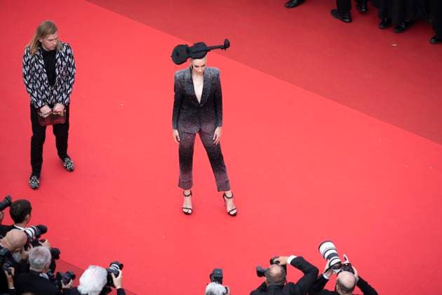 78eme Festival International du Film de Cannes Montée des marches du film La venue de lavenir vues depuis le toit du palais 78th Cannes International Film Festival Red carpet for The Coming of the Future, seen from the roof of the Palais des Festivals 444962 2025 05 22 Cannes France Swider, Magda  Copyright: xEstellexCarlierx xStarfacex STAR_444962_003