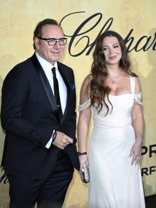 Cap d Antibes - amfAR Gala Cannes 2025 Cap d Antibes - amfAR Gala Cannes 2025 In the photo: In the photo Kevin Spacey, Elvira Gavrilova Cannes France  Copyright: xIPA ABACAx