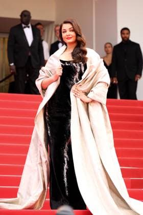 78eme Festival International du Film de Cannes Montée des marches du film La venue de lavenir 78th International Cannes Film Festival Red carpet for La venue de lavenir movie 444961 2025 05 22 France Rai, Aishwarya  Copyright: xIvankaxVoisinx xStarfacex STAR_444961_027