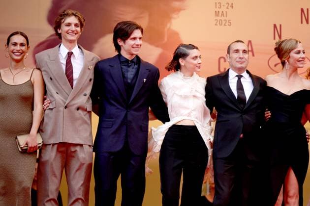 78eme Festival International du Film de Cannes Montée des marches du film La venue de lavenir 78th International Cannes Film Festival Red carpet for La venue de lavenir movie 444961 2025 05 22 France Soualem, Zinedine Pomme  Copyright: xIvankaxVoisinx xStarfacex STAR_444961_060
