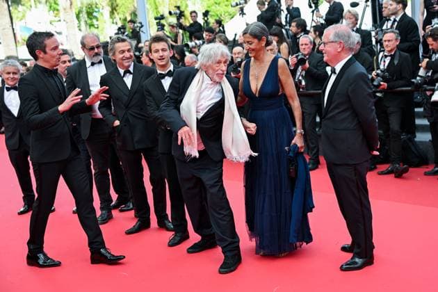 78eme Festival International du Film de Cannes Montée des marches du film La venue de lavenir 78th International Cannes Film Festival Red Carpet of La venue de lavenir movie Festival de Cannes 2025 red carpet La Venue de l Avenir Kustave kervern, Louis Do de Lencquesaing, Timi Joy Marbot Pierre Richard,Ceyla Lacerda 444963 2025 05 22 Cannes France  Copyright: xLionelxGuericolas MPPx STAR_444963_092