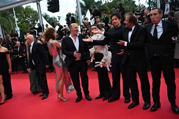 78eme Festival International du Film de Cannes Montée des marches du film La venue de lavenir 78th International Cannes Film Festival Red Carpet of La venue de lavenir movie Festival de Cannes 2025 red carpet La Venue de lAvenir 444963 2025 05 22 Cannes France  Copyright: xLionelxGuericolas MPPx STAR_444963_120