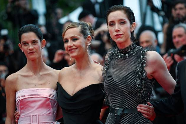 78eme Festival International du Film de Cannes Montée des marches du film La venue de lavenir 78th International Cannes Film Festival Red Carpet of La venue de lavenir movie Festival de Cannes 2025 red carpet La Venue de l Avenir Suzanne Lindon, Cecile de France, Sara Giraudeau 444963 2025 05 22 Cannes France  Copyright: xLionelxGuericolas MPPx STAR_444963_126