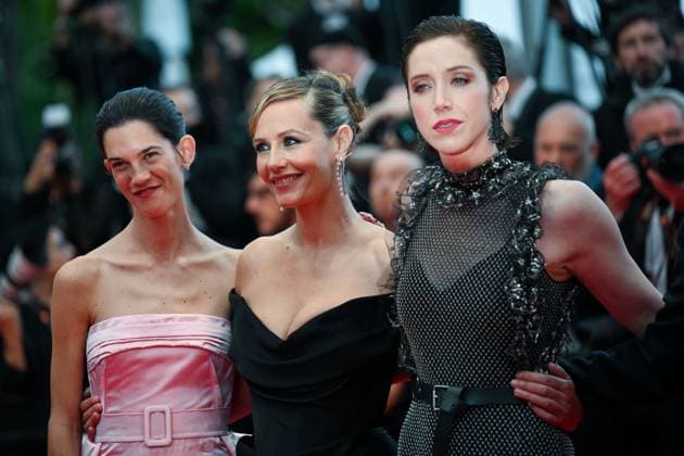 78eme Festival International du Film de Cannes Montée des marches du film La venue de lavenir 78th International Cannes Film Festival Red Carpet of La venue de lavenir movie Festival de Cannes 2025 red carpet La Venue de l Avenir Suzanne Lindon, Cecile de France, Sara Giraudeau 444963 2025 05 22 Cannes France  Copyright: xLionelxGuericolas MPPx STAR_444963_127
