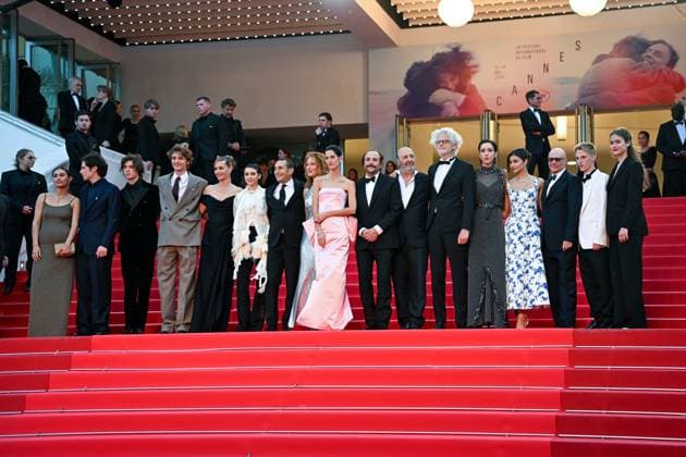 78eme Festival International du Film de Cannes Montée des marches du film La venue de lavenir 78th International Cannes Film Festival Red Carpet of La venue de lavenir movie Festival de Cannes 2025 red carpet La Venue de lAvenir Paul Kircher, Raïka Hazanavicius, Vassili Schneider, Abraham Wapler, Ariadna Cabrol, Zinedine Soualem, Cécile de France, Julia Piaton, Vincent Macaigne, Santiago Amigorena, Suzanne Lindon, Cédric Klapisch, Sara Giraudeau, Cassandra Cano, Bruno Levy, Valentin Campagne 444963 2025 05 22 Cannes France Copyright: xLionelxGuericolas MPPx STAR_444963_136