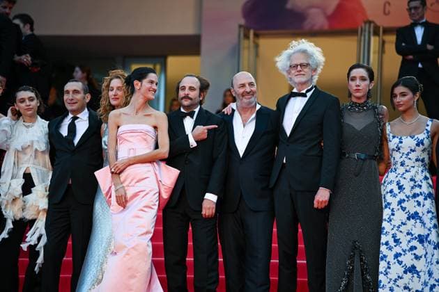 78eme Festival International du Film de Cannes Montée des marches du film La venue de lavenir 78th International Cannes Film Festival Red Carpet of La venue de lavenir movie Festival de Cannes 2025 red carpet La Venue de lAvenir Ariadna Cabrol, Zinedine Soualem, Cécile de France, Julia Piaton, Vincent Macaigne, Santiago Amigorena, Suzanne Lindon, Cédric Klapisch, Sara Giraudeau, Cassandra Cano 444963 2025 05 22 Cannes France  Copyright: xLionelxGuericolas MPPx STAR_444963_140
