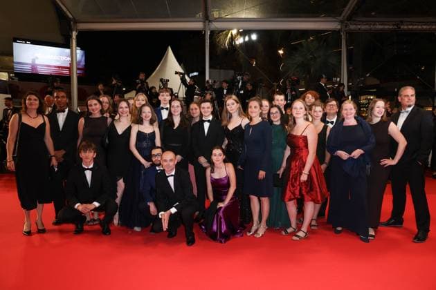 J Descente des marches du film La venue de lavenir lors du 78ème Festival International du Film de Cannes Les jeunes de lOffice franco allemand pour la Jeunesse OFAJ Descente des marches du film La venue de lavenir lors du 78ème Festival International du Film de Cannes, au Palais des Festivals à Cannes Le 22 mai 2025 Jacovides Moreau Bestimage People leaving the red carpet for the movie Colours of time during the 78th Cannes International Film Festival at the Palais des Festivals in Cannes, France On may 22th 2025 Cannes France  Copyright: xJACOVIDES-MOREAUx xBESTIMAGExJACOVIDES-MOREAUx xBESTIMAGEx