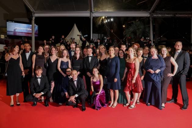 J Descente des marches du film La venue de lavenir lors du 78ème Festival International du Film de Cannes Les jeunes de lOffice franco allemand pour la Jeunesse OFAJ Descente des marches du film La venue de lavenir lors du 78ème Festival International du Film de Cannes, au Palais des Festivals à Cannes Le 22 mai 2025 Jacovides Moreau Bestimage People leaving the red carpet for the movie Colours of time during the 78th Cannes International Film Festival at the Palais des Festivals in Cannes, France On may 22th 2025 Cannes France  Copyright: xJACOVIDES-MOREAUx xBESTIMAGExJACOVIDES-MOREAUx xBESTIMAGEx