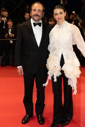 B Descente des marches du film La venue de lavenir lors du 78ème Festival International du Film de Cannes Vincent Macaigne, Ariadna Cabrol Descente des marches du film La venue de lavenir lors du 78ème Festival International du Film de Cannes, au Palais des Festivals à Cannes Le 22 mai 2025 Olivier Borde Bestimage People leaving the red carpet for the movie Colours of time during the 78th Cannes International Film Festival at the Palais des Festivals in Cannes, France On may 22th 2025 Cannes France  Copyright: xOLIVIERxBORDEx xBESTIMAGExOLIVIERxBORDEx xBESTIMAGEx