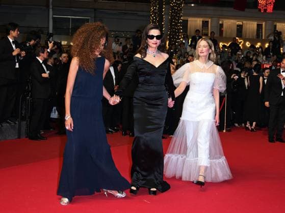 Internationale Filmfestspiele von Cannes, Kuang Ye Shi Dai - Resurrection Premiere Cannes, 78th Cannes Film Festival 2025 - Evening 10, Red Carpet Resurrection (Resurrection) . Cannes, 78th Cannes Film Festival 2025 - Evening 10, Red Carpet Resurrection (Resurrection) . Pictured: Leïla Slimani, Juliette Binoche, Alba Rohrwacher Cannes  Copyright: xIPA ABACAx