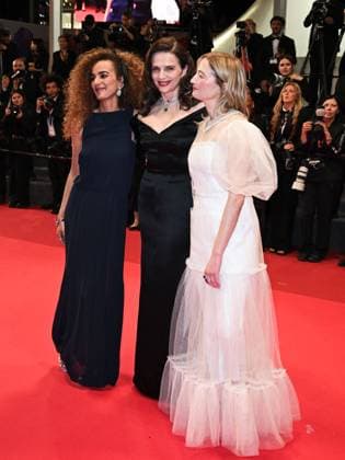 Internationale Filmfestspiele von Cannes, Kuang Ye Shi Dai - Resurrection Premiere Cannes, 78th Cannes Film Festival 2025 - Evening 10, Red Carpet Resurrection (Resurrection) . Cannes, 78th Cannes Film Festival 2025 - Evening 10, Red Carpet Resurrection (Resurrection) . Pictured: Leïla Slimani, Juliette Binoche, Alba Rohrwacher Cannes  Copyright: xIPA ABACAx