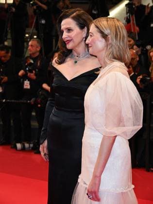 Internationale Filmfestspiele von Cannes, Kuang Ye Shi Dai - Resurrection Premiere Cannes, 78th Cannes Film Festival 2025 - Evening 10, Red Carpet Resurrection (Resurrection) . Cannes, 78th Cannes Film Festival 2025 - Evening 10, Red Carpet Resurrection (Resurrection) . Pictured: Juliette Binoche, Alba Rohrwacher Cannes  Copyright: xIPA ABACAx