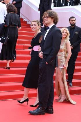 78eme Festival International du Film de Cannes Montée des marches du film La venue de lavenir 78th Cannes Film Festival Red carpet of the film La venue de lavenir Julie Gayet 444965 2025 05 22 Cannes France  Copyright: xIsabellexVautierx xStarfacex STAR_444965_002