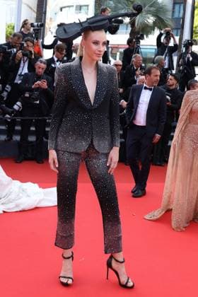 78eme Festival International du Film de Cannes Montée des marches du film La venue de lavenir 78th Cannes Film Festival Red carpet of the film La venue de lavenir Magda Swider 444965 2025 05 22 Cannes France  Copyright: xIsabellexVautierx xStarfacex STAR_444965_011