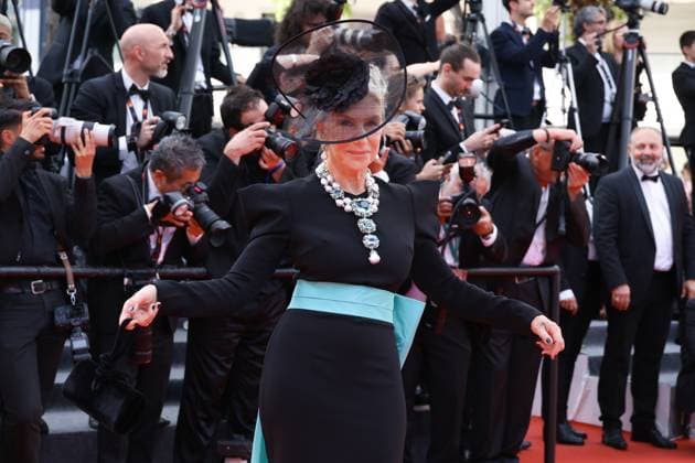 78eme Festival International du Film de Cannes Montée des marches du film La venue de lavenir 78th Cannes Film Festival Red carpet of the film La venue de lavenir Helen Mirren 444965 2025 05 22 Cannes France  Copyright: xIsabellexVautierx xStarfacex STAR_444965_013