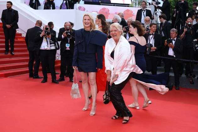 78eme Festival International du Film de Cannes Montée des marches du film La venue de lavenir 78th Cannes Film Festival Red carpet of the film La venue de lavenir Johanna Piaton and Charlotte de Turckheim 444965 2025 05 22 Cannes France  Copyright: xIsabellexVautierx xStarfacex STAR_444965_066