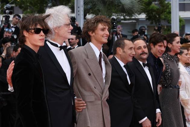 78eme Festival International du Film de Cannes Montée des marches du film La venue de lavenir 78th Cannes Film Festival Red carpet of the film La venue de lavenir Paul Kircher, Santiago Amigorena, Vassili Schneider, Zinedine Soualem, Vincent Macaigne, Abraham Wapler and Sara Giraudeau 444965 2025 05 22 Cannes France  Copyright: xIsabellexVautierx xStarfacex STAR_444965_080