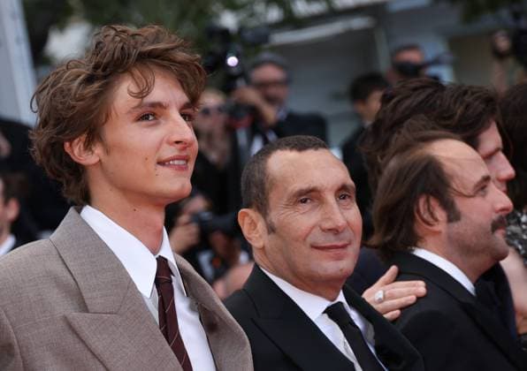 78eme Festival International du Film de Cannes Montée des marches du film La venue de lavenir 78th Cannes Film Festival Red carpet of the film La venue de lavenir Vassili Schneider, Zinedine Soualem and Vincent Macaigne 444965 2025 05 22 Cannes France  Copyright: xIsabellexVautierx xStarfacex STAR_444965_083