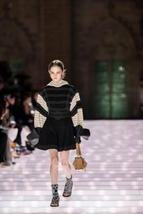 Louis Vuitton Cruise 2026 Runway - Avignon A model walks the runway during the Louis Vuitton Cruise 2026 fashion show at Palais des Papes ( Palace of the Popes ), in Avignon, France on May 22, 2025. Photo by Eliot Blondet ABACAPRESS.COM Avignon France France  Copyright: xBlondetxEliot ABACAx