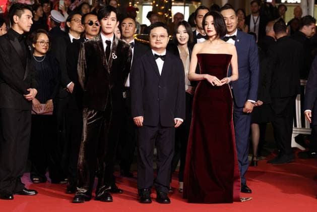 Internationale Filmfestspiele von Cannes, Kuang Ye Shi Dai - Resurrection Premiere Cannes - Resurrection Screening JD Mark Chao, Jackson Yee, Gengxi Li, Gan Bi, Yongzhong Chen, Shu Qi and Jue Huang attend the red carpet and screening of Resurrection in Cannes, France, on May 22, 2025, as part of the Cannes Film Festival. Photo by Jerome Domine ABACAPRESS.COM Cannes France Copyright: xDominexJerome ABACAx