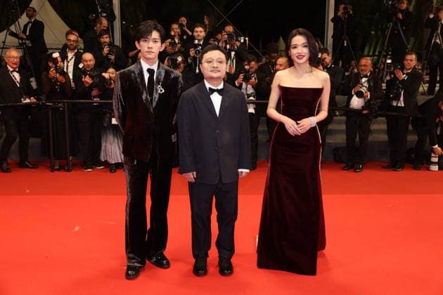 Internationale Filmfestspiele von Cannes, Kuang Ye Shi Dai - Resurrection Premiere Cannes - Resurrection Screening JD Jackson Yee, Gan Bi and Shu Qi attend the red carpet and screening of Resurrection in Cannes, France, on May 22, 2025, as part of the Cannes Film Festival. Photo by Jerome Domine ABACAPRESS.COM Cannes France  Copyright: xDominexJerome ABACAx