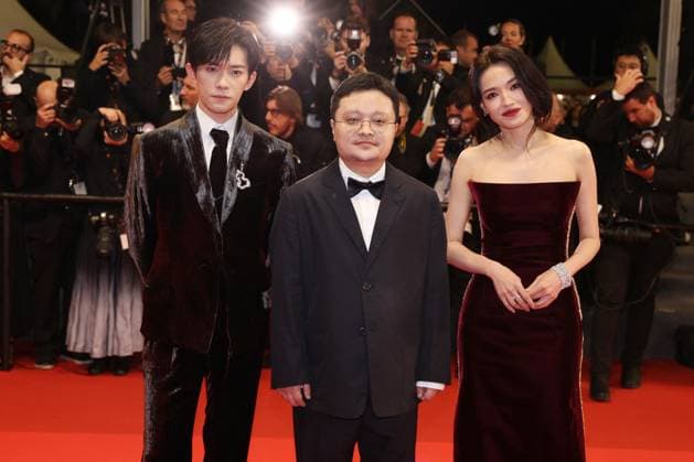 Internationale Filmfestspiele von Cannes, Kuang Ye Shi Dai - Resurrection Premiere Cannes - Resurrection Screening JD Jackson Yee, Gan Bi and Shu Qi attend the red carpet and screening of Resurrection in Cannes, France, on May 22, 2025, as part of the Cannes Film Festival. Photo by Jerome Domine ABACAPRESS.COM Cannes France  Copyright: xDominexJerome ABACAx
