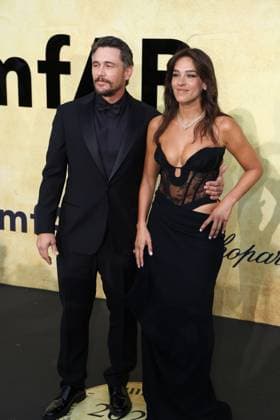 amfAR Gala Cannes 2025 James Franco and Izabel Pakzadat the amfAR Gala Cannes 2025 presented by Chopard at Hotel du Cap-Eden-Roc on May 22, 2025 in Cap d Antibes, France. CAP GOL GOL Cap d Antibes CÃ te d Azur France Copyright: xRickxGold CapitalxPicturesx