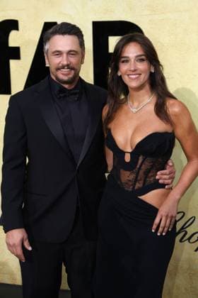 amfAR Gala Cannes 2025 James Franco and Izabel Pakzadat the amfAR Gala Cannes 2025 presented by Chopard at Hotel du Cap-Eden-Roc on May 22, 2025 in Cap d Antibes, France. CAP GOL GOL Cap d Antibes CÃ te d Azur France Copyright: xRickxGold CapitalxPicturesx