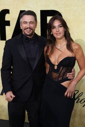 amfAR Gala Cannes 2025 James Franco and Izabel Pakzadat the amfAR Gala Cannes 2025 presented by Chopard at Hotel du Cap-Eden-Roc on May 22, 2025 in Cap d Antibes, France. CAP GOL GOL Cap d Antibes CÃ te d Azur France Copyright: xRickxGold CapitalxPicturesx