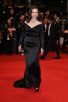 Internationale Filmfestspiele von Cannes, Kuang Ye Shi Dai - Resurrection Premiere J Montée des marches du film Résurrection lors du 78ème Festival International du Film de Cannes Juliette Binoche Montée des marches du film Résurrection lors du 78ème Festival International du Film de Cannes, au Palais des Festivals à Cannes Le 22 mai 2025 Jacovides Moreau Bestimage Red carpet for the movie Resurrection during the 78th Cannes International Film Festival at the Palais des Festivals in Cannes, France On may 22th 2025 Cannes France  Copyright: xJACOVIDES-MOREAUx xBESTIMAGExJACOVIDES-MOREAUx xBESTIMAGEx