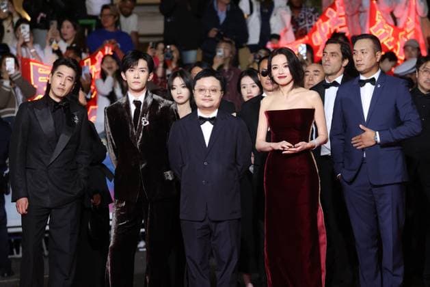 Internationale Filmfestspiele von Cannes, Kuang Ye Shi Dai - Resurrection Premiere J Montée des marches du film Résurrection lors du 78ème Festival International du Film de Cannes Mark Chao, Jackson Yee, Gan Bi, Shu Qi, Huang Jue Montée des marches du film Résurrection lors du 78ème Festival International du Film de Cannes, au Palais des Festivals à Cannes Le 22 mai 2025 Jacovides Moreau Bestimage Red carpet for the movie Resurrection during the 78th Cannes International Film Festival at the Palais des Festivals in Cannes, France On may 22th 2025 Cannes France  Copyright: xJACOVIDES-MOREAUx xBESTIMAGExJACOVIDES-MOREAUx xBESTIMAGEx