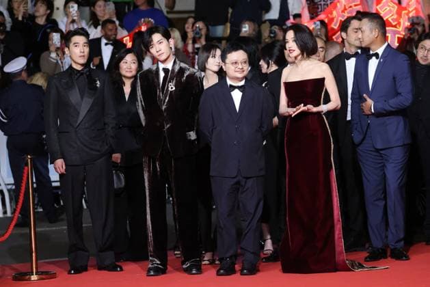 Internationale Filmfestspiele von Cannes, Kuang Ye Shi Dai - Resurrection Premiere J Montée des marches du film Résurrection lors du 78ème Festival International du Film de Cannes Mark Chao, Jackson Yee, Gan Bi, Shu Qi, Huang Jue Montée des marches du film Résurrection lors du 78ème Festival International du Film de Cannes, au Palais des Festivals à Cannes Le 22 mai 2025 Jacovides Moreau Bestimage Red carpet for the movie Resurrection during the 78th Cannes International Film Festival at the Palais des Festivals in Cannes, France On may 22th 2025 Cannes France  Copyright: xJACOVIDES-MOREAUx xBESTIMAGExJACOVIDES-MOREAUx xBESTIMAGEx